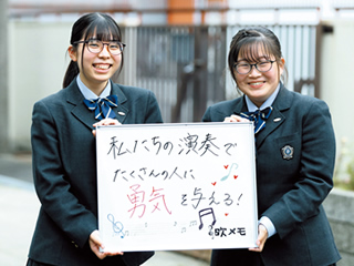 ルナさん(左)・ユイさん(右)